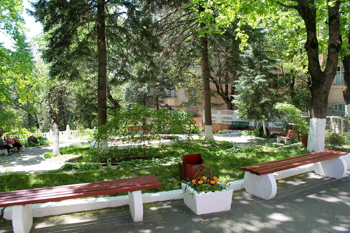 Благоустроенная территория санатория Здоровье в Железноводске